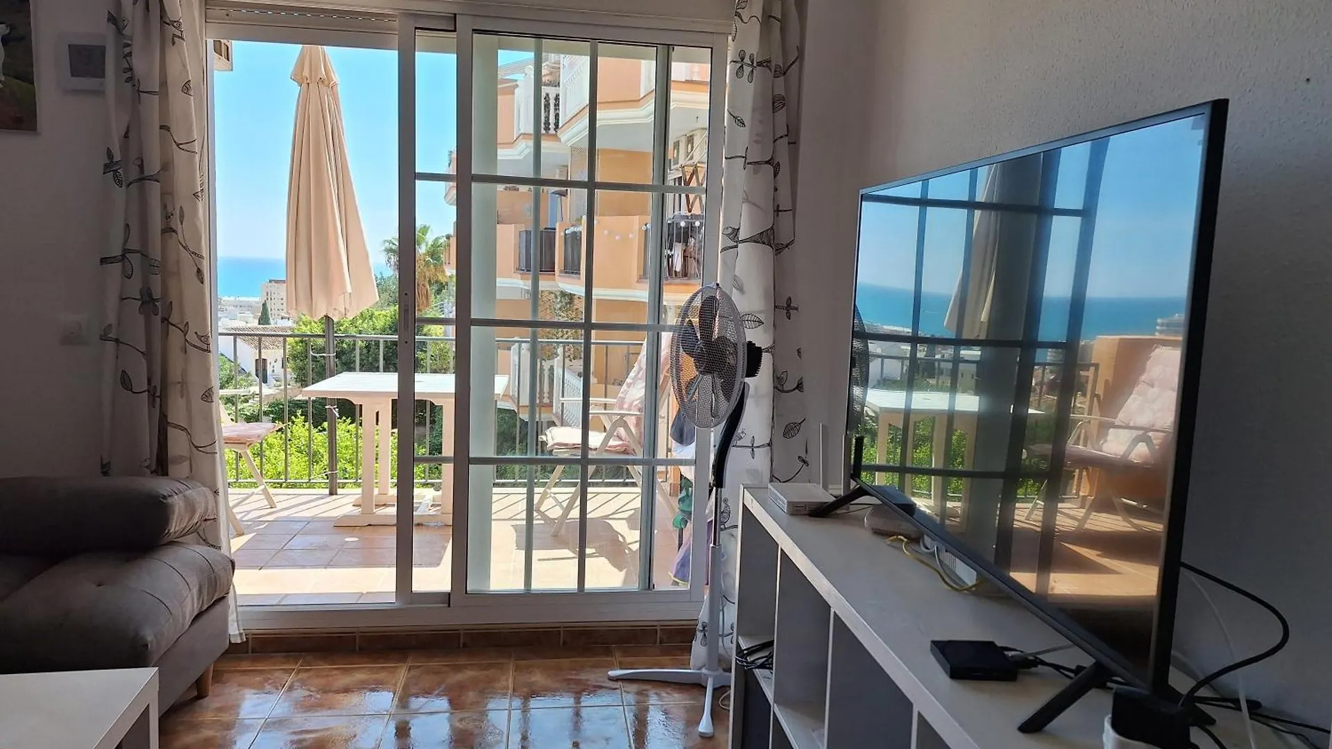 Sunny Holiday Apartment Lovely 2 Bedroom With Pool Fuengirola Spain