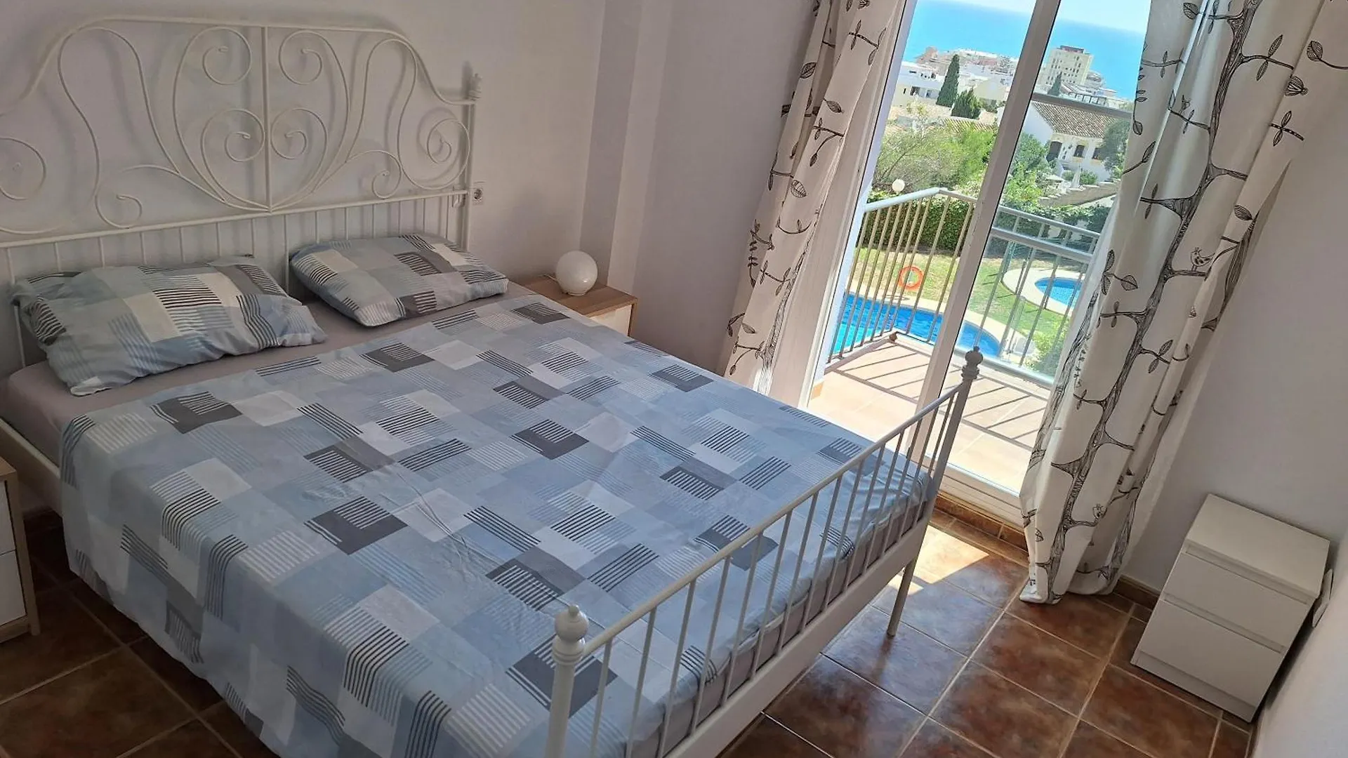 Sunny Holiday Apartment Lovely 2 Bedroom With Pool Fuengirola